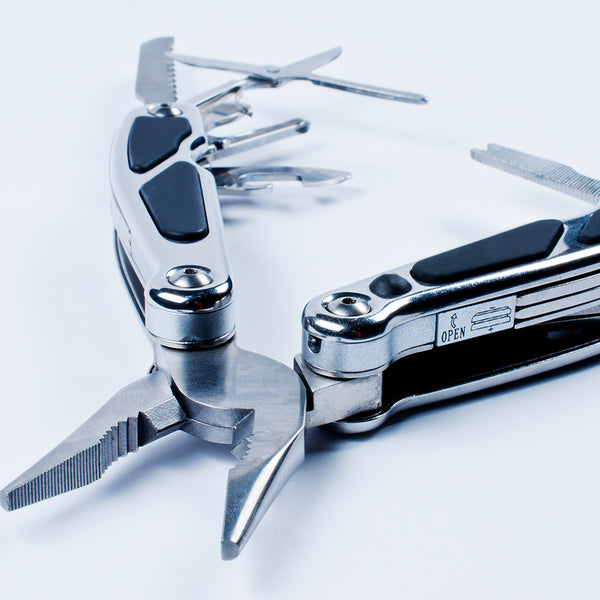WHY YOU SHOULD ALWAYS CARRY A MULTI-TOOL